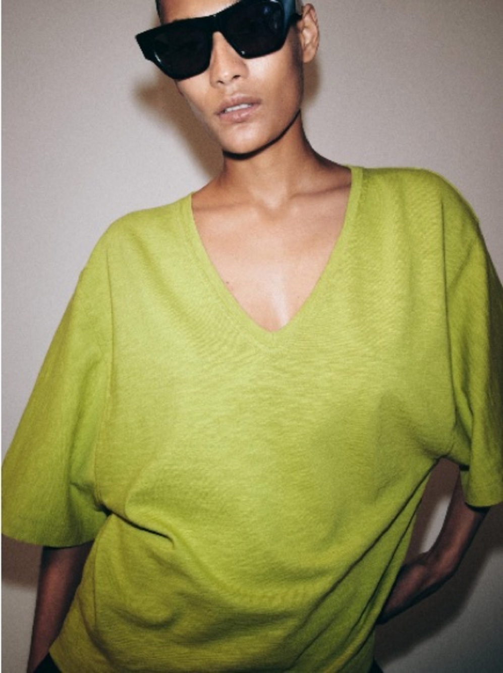 Zara V‑Neck Short Sleeve Top in pistachio M
